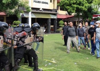 Antisipasi Ricuh, Polres Kendal Gelar Simulasi Pengamanan Pilkades Serentak