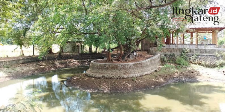 DESTINASI WISATA: Sumber mata air peninggalan zaman Kerajaan Majapahit sebagai salah satu destinasi wisata di Desa Mojoagung, Kecamatan Trangkil, Kabupaten Pati. (Arif Febriyanto/Lingkarjateng.id)