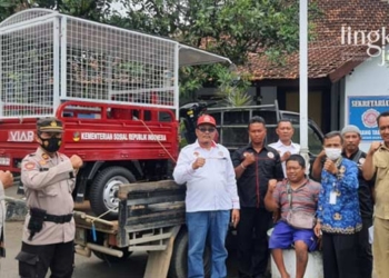 Jual Mainan dalam Keterbatasan, Sujiyanto Terima Bantuan Motor Roda Tiga di Dukuhseti Pati