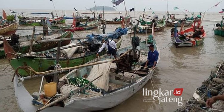 Pembuatan Surat Rekomendasi Pembelian Solar Nelayan Jepara Dipercepat 25 Pembuatan Surat Rekomendasi Pembelian Solar Nelayan Jepara Dipercepat