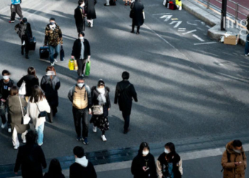 8 Tips Jaga Keselamatan saat Berada di Tempat Wisata yang Ramai 27 ILUSTRASI: Tempat wisata yang ramai. (Sumber Gambar: Freepik @freepik/Lingkarjateng.id)