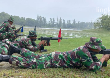 FOKUS: Prajurit Kodim Grobogan saat melakukan latihan menembak di Lapangan Tembak Gunungrejo, Desa Depok pada Selasa, 15 November 2022. (Muhamad Ansori/Lingkarjateng.id)
