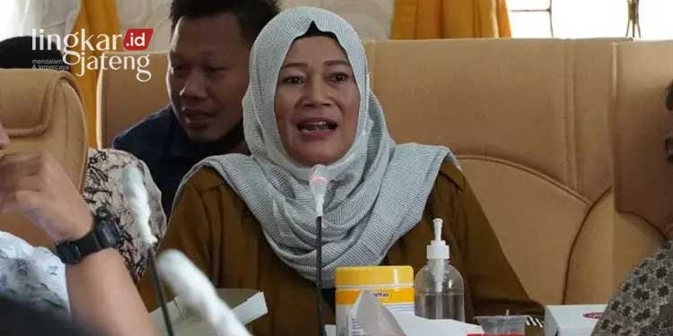 DPRD Pati Warsiti Imbau Perades Maksimalkan Peran dalam Pembangunan 25 DPRD-Pati-Warsiti-Imbau-Perades-Maksimalkan-Peran-dalam-Pembangunan