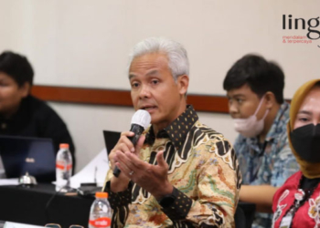 MENYAMPAIKAN: Gubernur Jawa Tengah, Ganjar Pranowo saat menghadiri acara tahap uji publik pada Selasa, 1 November 2022. (Dok. Humas Pemprov Jateng/Lingkarjateng.id)