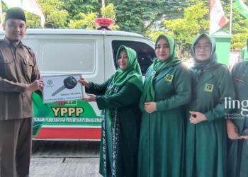 Ketua DPRD Jepara Salurkan Hibah Ambulans untuk Percepat Layanan
