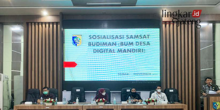 SOSIALISASI: Pemkab Demak menggelar Sosialisasi Samsat Bumdes Digital Mandiri (Samsat Budiman) untuk permudah pembayaran PKB. (Tomi Budianto/Lingkarjateng.id)
