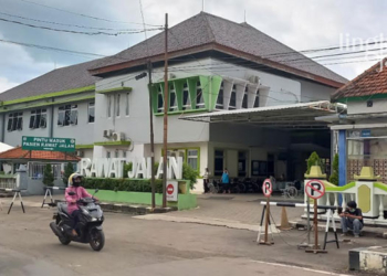MEGAH: RSUD dr. H. Soewondo Kendal tampak dari depan. (Arvian Maulana/Lingkarjateng.id)