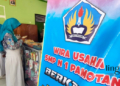 Hore, Siswa SMP di Rembang Dapat Voucher Belanja dan Doorprize 29 BELANJA: Siswa belanja di PWS Mart SMP N I Pamotan, Rembang. (R Teguh Wibowo/Lingkarjateng.id)
