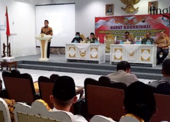 RAKOR: Bupati Kendal, Dico M Ganinduto saat membuka Rakor Pengamanan Wilayah Dalam Rangka Pengamanan Natal dan Tahun Baru di Ruang Abdi Praja pada Kamis, 15 Desember 2022. (Arvian Maulana/Lingkarjateng.id)