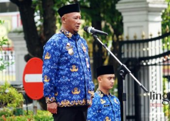 Penjabat (Pj) Bupati Pati, Henggar Budi Anggoro saat memimpin upacara Peringatan Hari Bela Negara ke-74 pada Senin, 19 Desember 2022. (Dok. Humas Pemkab Pati/Lingkarjateng.id)