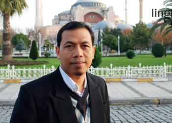 Ustadz senior dari Pondok Modern (PM) Darussalam Gontor, Ustadz Suharto MPd.I saat di Mesir beberapa waktu lalu. (Istimewa/Lingkarjateng.id)