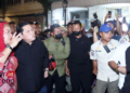 Aset BUMN di Kota Lama Semarang Bakal Disulap Jadi Tempat Edukasi Sejarah 29 MENINJAU: Menteri BUMN Erick Thohir (dua dari kiri) didampingi Plt. Wali Kota Semarang, Hevearita G Rahayu (paling kiri) saat berkunjung di Kota Lama Semarang. (Adimungkas/Lingkarjateng.id)