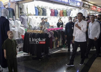 Ekonomi Kembali Bersemi Pasar Tanah Abang Ramai Pembeli