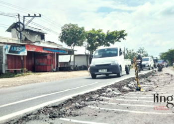 JALAN AMBLAS: Kondisi jalan amblas di Kecamatan Gubug, Kabupaten Grobogan. (Muhamad Ansori/Lingkarjateng.id)