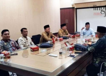 AUDIENSI: Paguyuban Kepala Desa Bahurekso, Kabupaten Kendal audiensi dengan Ketua DPRD Kendal, Muhammad Makmun pada Selasa, 10 Januari 2023. (Istimewa/Lingkarjateng.id)