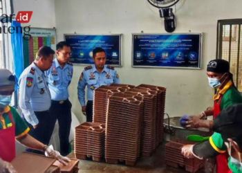 STUDI TIRU: Kepala Rutan Salatiga, Andri Lesmano dan tim saat studi tiru di Lapas Klaten. (Istimewa/Lingkarjateng.id)