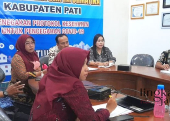 ASISTENSI: Suasana asistensi dan pendampingan integrasi portal data Kabupaten Pati oleh Diskominfo Pati. (Dok. Diskominfo Pati/Lingkarjateng.id)