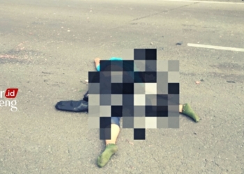 KORBAN: Buruh pabrik tewas tersambar truk trailer saat hindari jalan berlubang di Jalan Lingkar Selatan turut Desa Sokokulon, Kecamatan Margorejo, Kabupaten Pati pada Selasa, 21 Februari 2023. (Istimewa/Lingkarjateng.id)