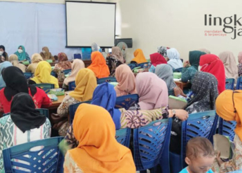 SOSIALISASI: Dinkominfo Demak menggelar sosialisasi FK Metra dan KIM kepada TP PKK Desa/Kecamatan Kebonagung pada Senin, 20 Februari 2023. (Istimewa/Lingkarjateng.id)