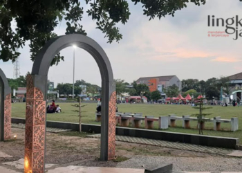 POTRET: Kondisi Alun-Alun Rembang yang sedang memasuki penataan tahap kedua. (R. Teguh Wibowo/Lingkarjateng.id)