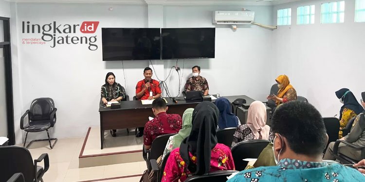 Diskominfo Pati Dorong OPD Manfaatkan FK Metra Sampaikan Program Kerja 25 FORUM DISKUSI: Diskominfo Pati menggelar Forum Satu Data dan Perencanaan Pengumpulan Data Statistik Sektoral Kabupaten Pati tahun 2023 di Ruang Media Center Diskominfo Kabupaten Pati belum lama ini. (Official Facebook Diskominfo Pati/Lingkarjateng.id)