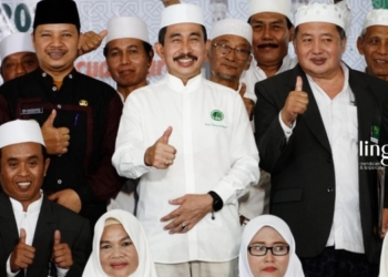 BERSINERGI: Camat Dukuhseti, Agus Sunarko (baju hitam kiri) bersama Ketua IPHI Kabupaten Pati, H. Haryanto (tengah) dan Ketua IPHI Dukuhseti KH. Fuad Abdillah (kanan). (Istimewa/Lingkarjateng.id)