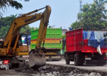 REKONSTRUKSI: Tampak kondisi jalur Pantura sedang dalam pengerjaan rekonstruksi. (Istimewa/Lingkarjateng.id)
