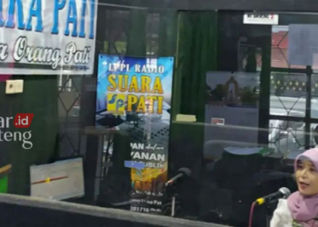 dr. Evi Rosdiana selaku nutrisionis ahli madya saat dialog interaktif bersama Diskominfo Pati. (Instagram Diskominfo Pati/Lingkarjateng.id)
