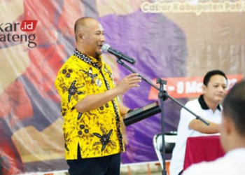 SAMBUTAN: Pj Bupati Pati, Henggar Budi Anggoro, menyampaikan arahan dalam PelatihanPenanganan Cedera Olahraga Cabor Kabupaten Pati Tahun 2023 di GOR Pesantenan pada Selasa, 7 Maret 2023. (Istimewa/Lingkarjateng.id)