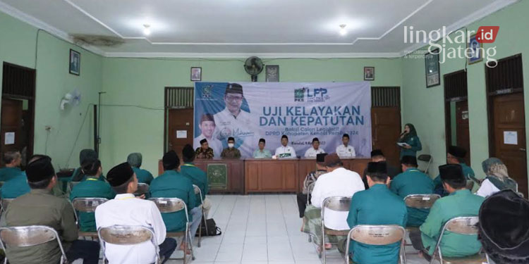 KONDUSIF: Uji kelayakan dan kepatuhan kepada bacaleg PKB Kendal di Kantor DPC PKB Kabupaten Kendal. (Istimewa/Lingkarjateng.id)