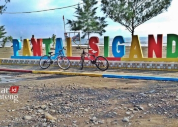 POTRET: Salah satu objek wisata di Kabupaten Batang, Pantai Sigandu. (TIC Batang/Lingkarjateng.id)