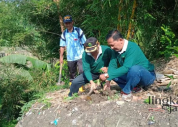 UPAYA PENCEGAHAN: Penanggulangan longsor dengan menanam tanaman keras Dukuh Kedungjaran, Kelurahan Wulung, Kecamatan Randublatung, Kabupaten Blora belum membuah hasil. (Hanafi/Lingkarjateng.id)