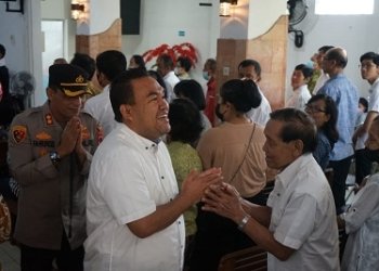KUNJUNGI: Bupati Arief Rohman bersama TNI/Polri melaksanakan tinjauan pengamanan ibadah Hari Paskah ke beberapa Gereja di Kota Blora.