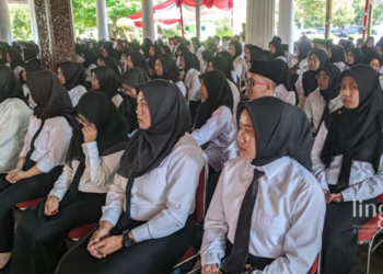 TERTIB: Ratusan PPPK jabatan fungsional tenaga kesehatan menerima SK di Pendopo Museum Kartini, Jumat 26/5). (R Teguh Wibowo/Lingkarjateng.id)