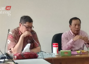 Anggota DPRD Pati, Susanto (kiri) bersama Ketua Komisi A, Bambang Susilo (kanan). (Arif Febriyanto/Lingkarjateng.id)