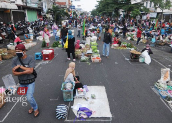 Dongkrak Potensi Daerah, Warga Salatiga Diajak Belanja di Pasar Tradisional 25 ILUSTRASI: Aktivitas jual beli di Pasar Pagi Salatiga, Jawa Tengah. (Istimewa/Lingkarjateng.id)