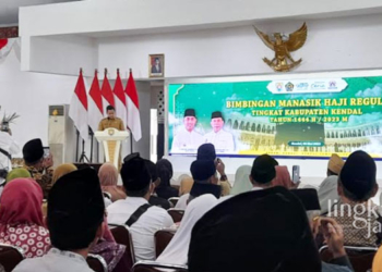 SOSIALISASI: Pelaksanaan bimbingan manasik haji calon haji Kabupaten Kendal. (Arvian Maulana/Lingkarjateng.id)