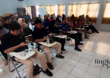 May Day di Kendal, Pemkab Siapkan Kegiatan Sosial dan Olahraga 29 RAKOR: Rapat Koordinasi peringatan May Day yang diselenggarakan di Ruang Pertemuan Dispernaker Kendal, pada Selasa, 2 Mei 2023. (Istimewa/Lingkarjateng.id)