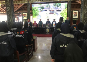 POTRET: Acara pelepasan para atlit Kormi Kabupaten Demak yang akan bertanding di Forda VII Jawa Tengah. (M Burhanuddin Aslam/Lingkarjateng.id)