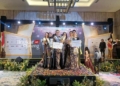 Bikin Bangga Kabupaten Pati, Karina Moudy Raih Runner Up 1 POI 2023 29 JUARA: Karina Maody (kanan depan) saat dinobatkan sebagai Runner Up 1 dalam ajang Putri Otonomi Indonesia yang berlangsung di Kebumen pada Jumat, 23 Juni 2023. (Istimewa/Lingkarjateng.id)