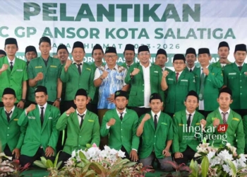 BERSINERGI: Penjabat Wali Kota Salatiga, Sinoeng N. Rachmadi, foto bersama GP Ansor Salatiga di Pendapa Pakuwon pada Minggu, 18 Juni 2023. (Istimewa/Lingkarjateng.id)