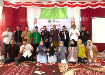 POTRET: Alumni Madrasah Aliyah (MA) Silahul Ulum Asempapan, Trangkil, Pati. (Miftahus Salam/Lingkarjateng.id)