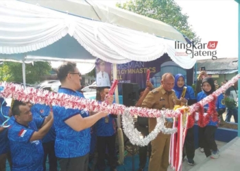 SIMBOLIS: Penjabat Bupati Pati Henggar Budi Anggoro meresmikan Pati Gymnastics Hall pada Senin, 26 Juni 2023. (Setyo Nugroho/Lingkarjateng.id)