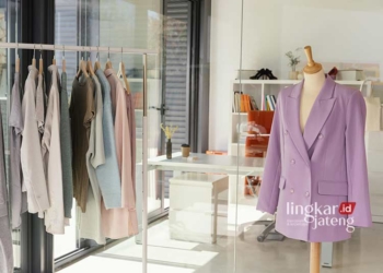 ILUSTRASI: UMKM bidang fashion. (Freepik/Lingkarjateng.id)