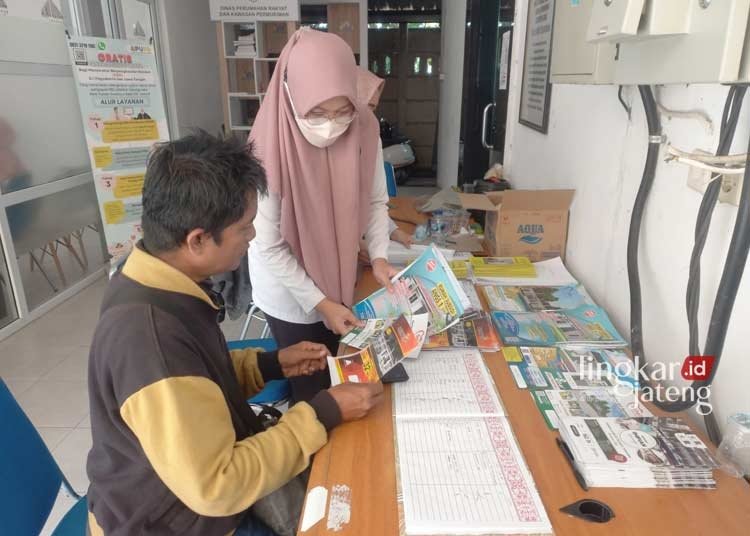 PELAYANAN: Pengunjung mengunjungi Perkim Expo yang digelar oleh Disperkim Kabupaten Kendal. (Istimewa/Lingkarjateng.id)