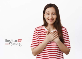 ILUSTRASI: Perempuan yang bersyukur. (cookie_studio from Freepik/Lingkarjateng.id)