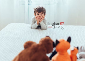 Ilustrasi anak yang mengalami stres. (Freepik/Lingkarjateng.id)