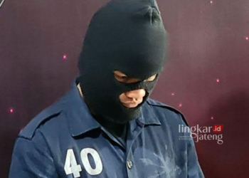 KONFERENSI PERS: YB, seorang suami Semarang pelaku KDRT yang tewaskan istrinya dihadirkan saat pers rilis di Mapolresrabes Semarang, Kamis, 31 Agustus 2023. (Antara/Lingkarjateng.id)