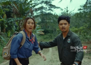 BERPETUALANG: Salah satu adengan Sherina dan Sadam dalam film Petualangan Sherina 2. (Tangkapan Layar YouTube Petualangan Sherina 2/Lingkarjateng.id)