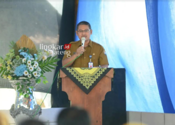 Kejar Target, Pemkab Kendal Resmikan 152 Kampung KB 28 PEMAPARAN: Kepala DP2KBP2PA, Albertus Hendri Setyawan saat memberikan materi dalam kegiatan peresmian kampung KB beberapa waktu lalu. (Arvian Maulana/Lingkarjateng.id)